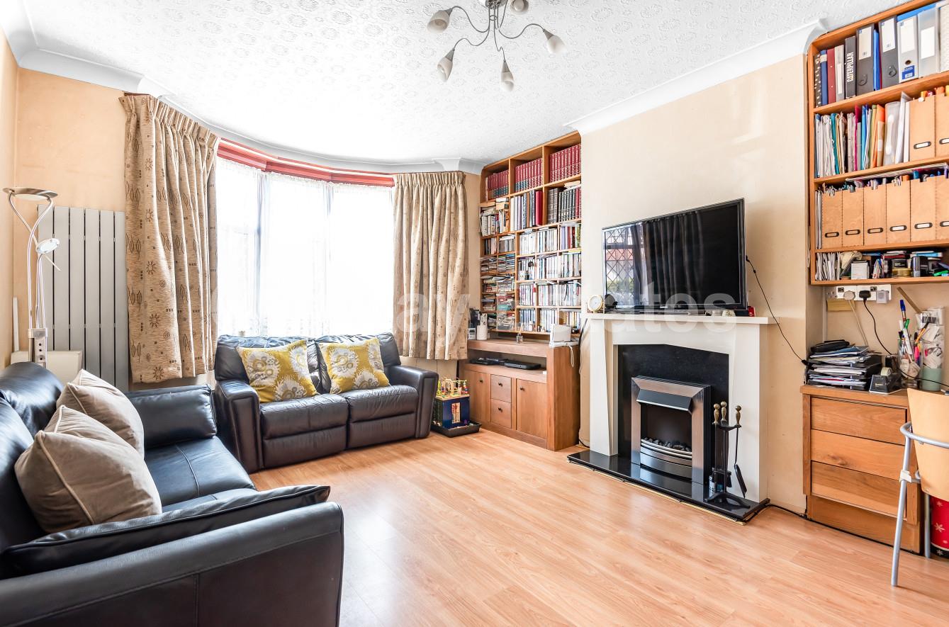 Fairfield Avenue, Edgware